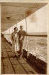 Geneviève et Jean Theodore, sur le bateau les amenant en Afrique